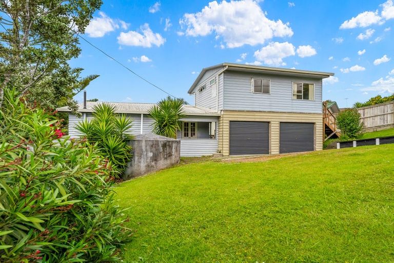 Photo of property in 2a Holiday Road, Stanmore Bay, Whangaparaoa, 0932