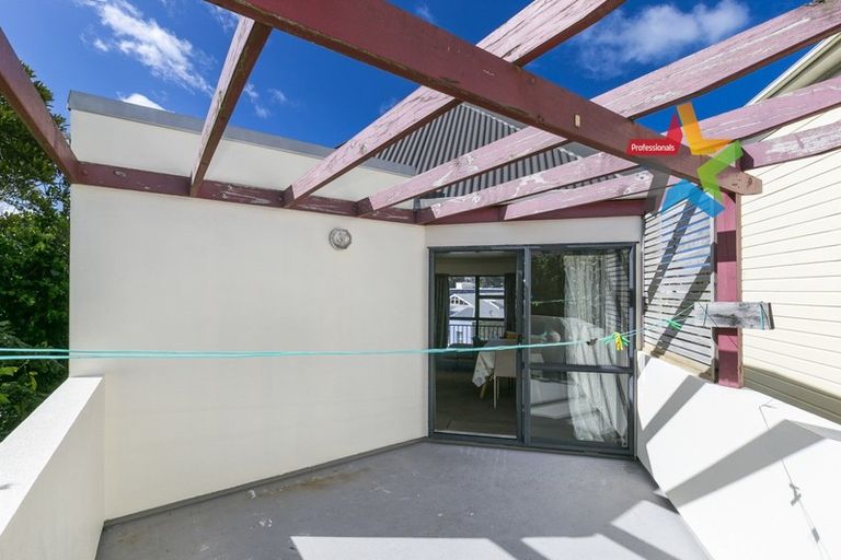 Photo of property in 4a Myrtle Crescent, Mount Cook, Wellington, 6021