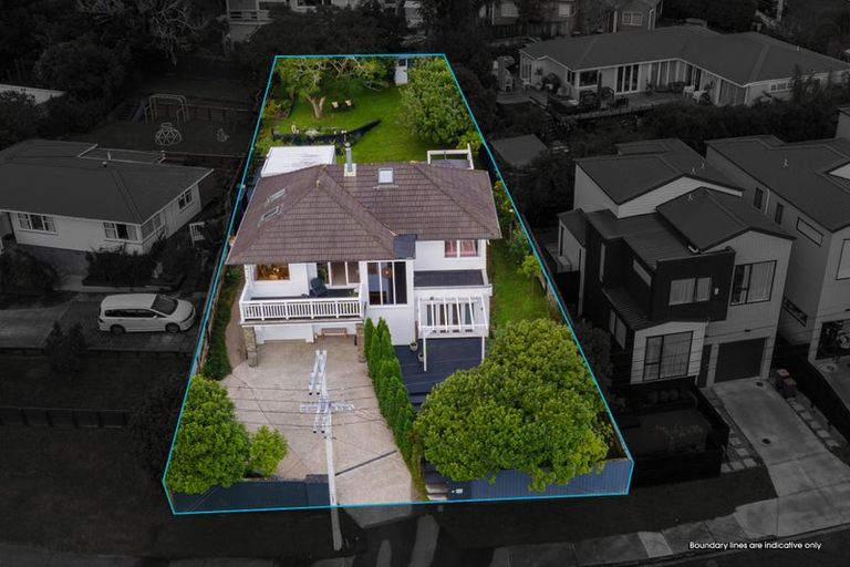 Photo of property in 70 Selwyn Crescent, Forrest Hill, Auckland, 0620
