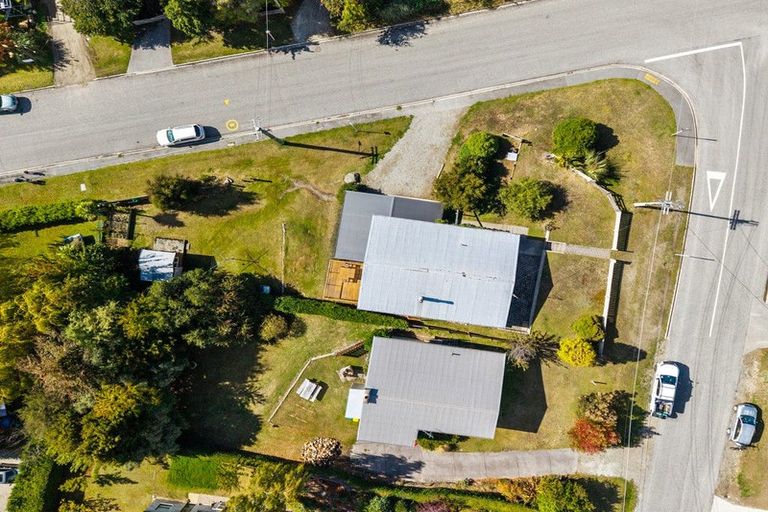 Photo of property in 70 Beech Street, Wanaka, 9305