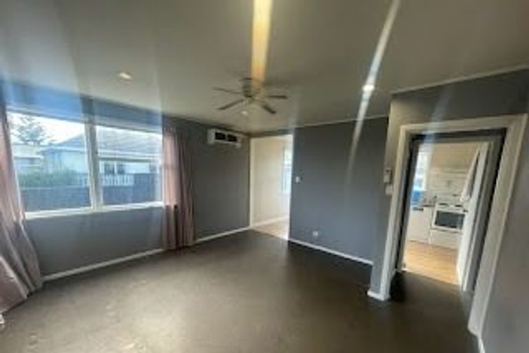 Photo of property in 52 Makarini Street, Paraparaumu, 5032