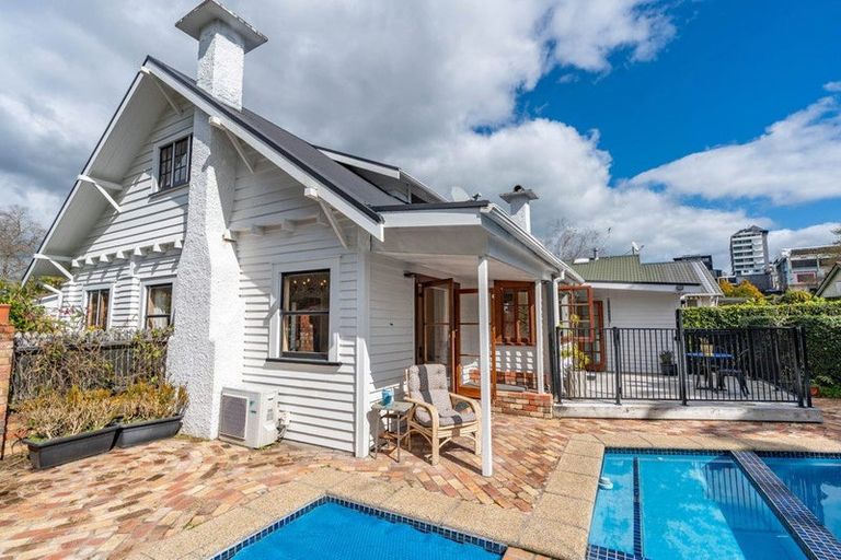 Photo of property in 8 Riro Street, Hamilton East, Hamilton, 3216
