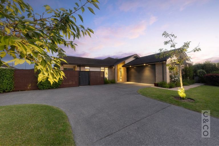 Photo of property in 3 Pohutukawa Parade, Riverhead, 0820