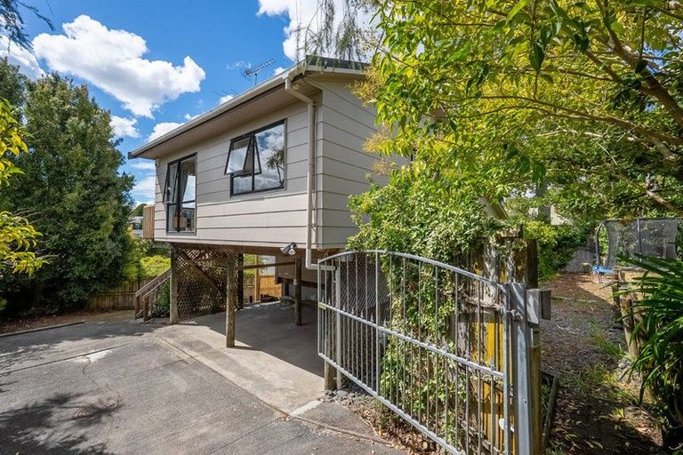 Photo of property in 3/75 Stanley Road, Glenfield, Auckland, 0629