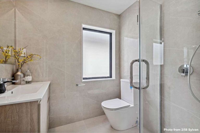Photo of property in 7/58 Sylvan Crescent, Te Atatu South, Auckland, 0610