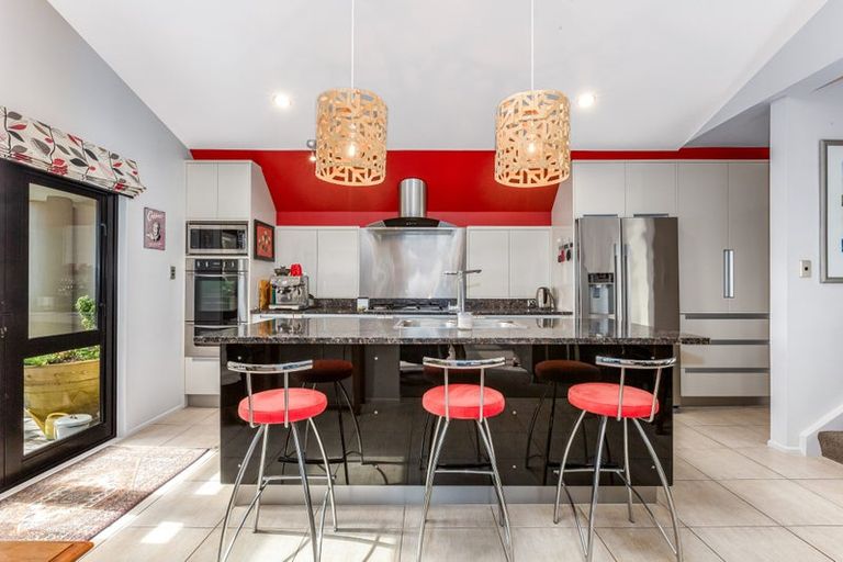 Photo of property in 52 Walter Road, Lowry Bay, Lower Hutt, 5013