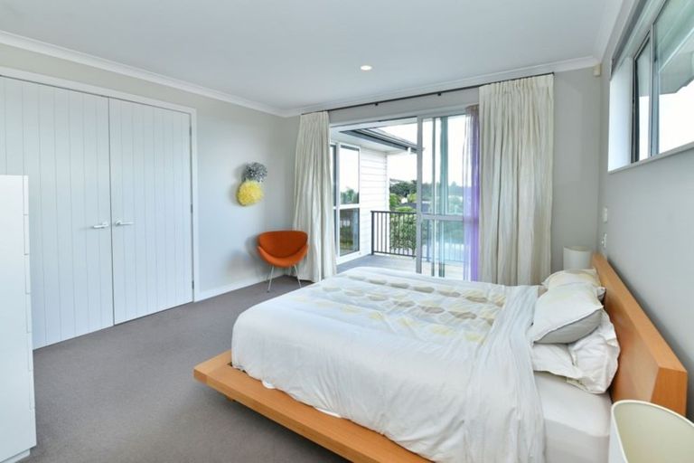 Photo of property in 56 Grovenor Drive, Orewa, 0931