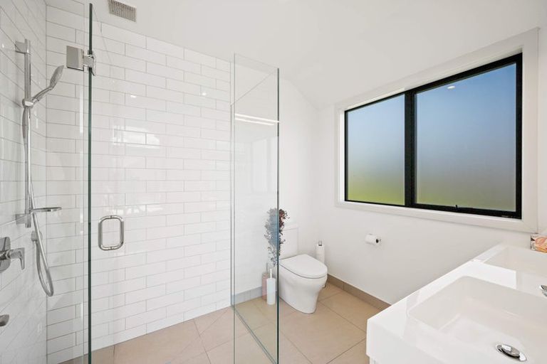 Photo of property in 11 Clutha Place, Wanaka, 9305