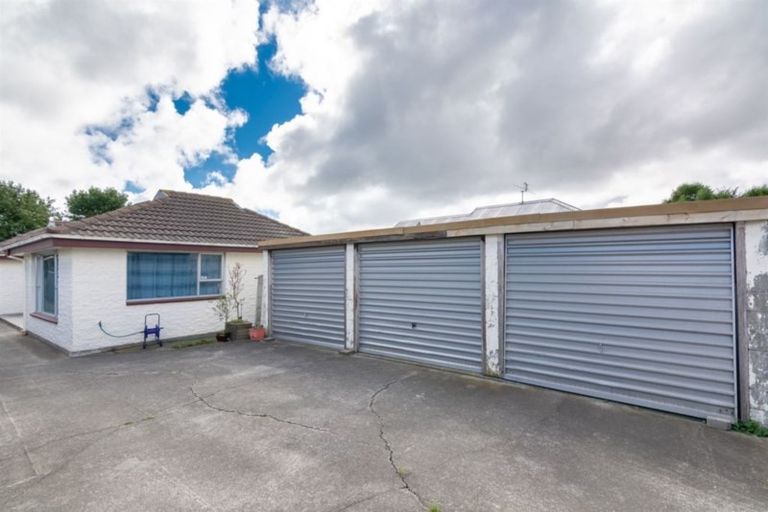 Photo of property in 2/350 Worcester Street, Linwood, Christchurch, 8011