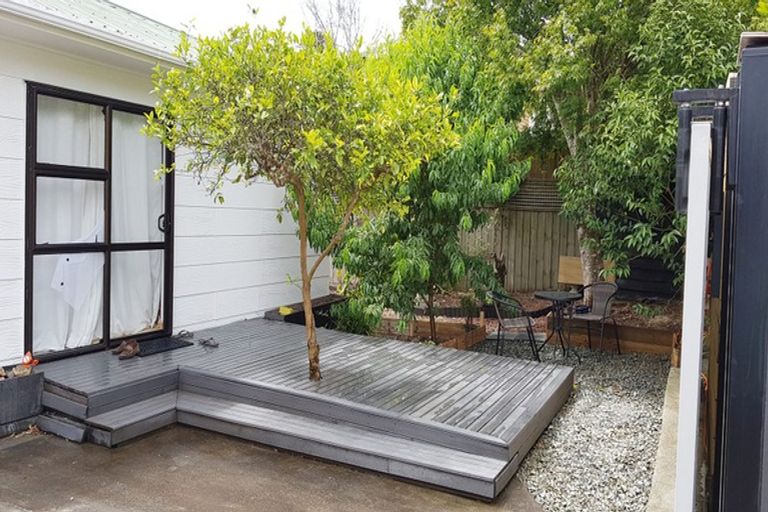 Photo of property in 1/38 Kaipatiki Road, Glenfield, Auckland, 0629