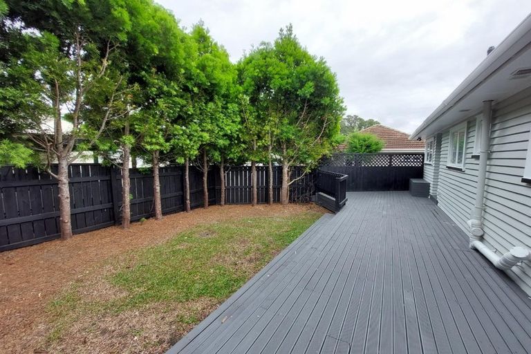 Photo of property in 4096 Great North Road, Glen Eden, Auckland, 0602