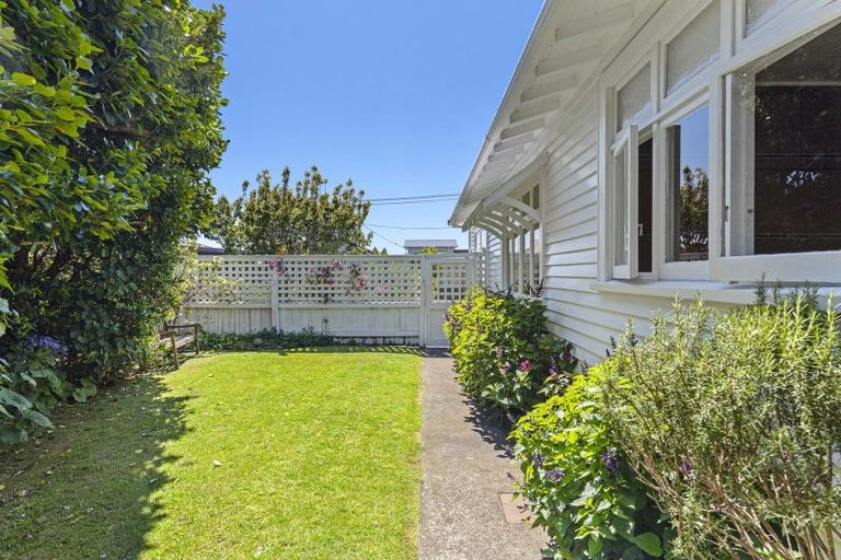 Photo of property in 6 French Street, Moturoa, New Plymouth, 4310