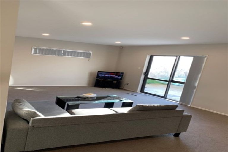 Photo of property in 54b Cambridge Terrace, Papatoetoe, Auckland, 2025