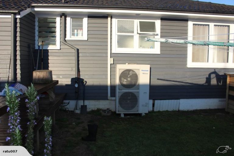 Photo of property in 29 Lavinia Crescent, Mangere East, Auckland, 2024