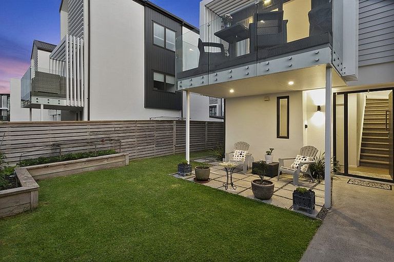Photo of property in 11 Glenae Lane, Hobsonville, Auckland, 0618