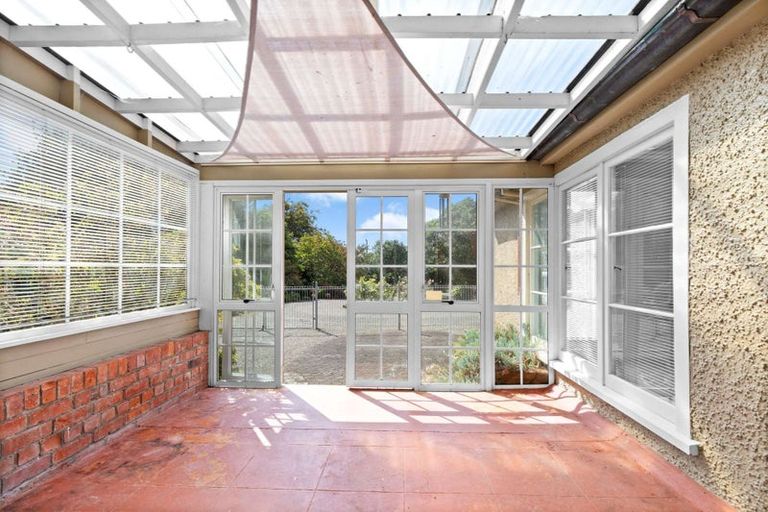 Photo of property in 1 Weraroa Road, Waverley, 4510
