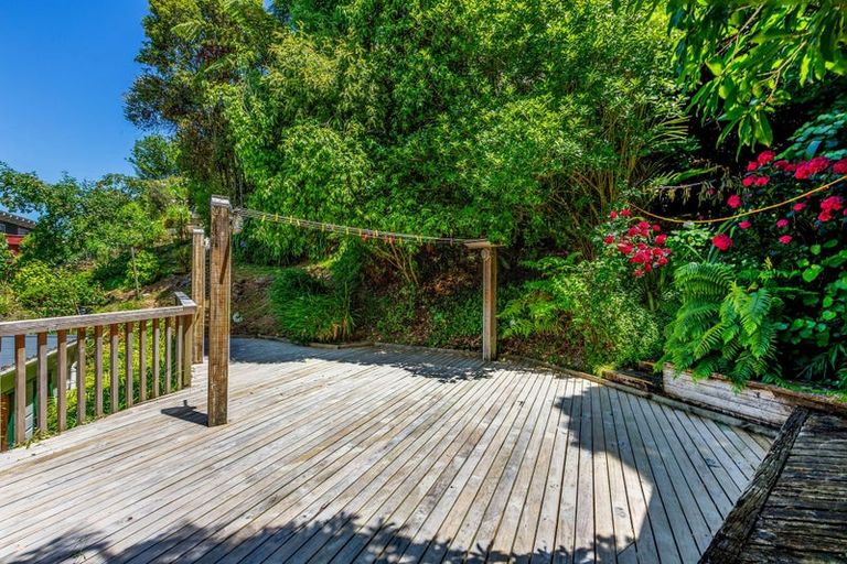 Photo of property in 21 Ferry Road, Days Bay, Lower Hutt, 5013