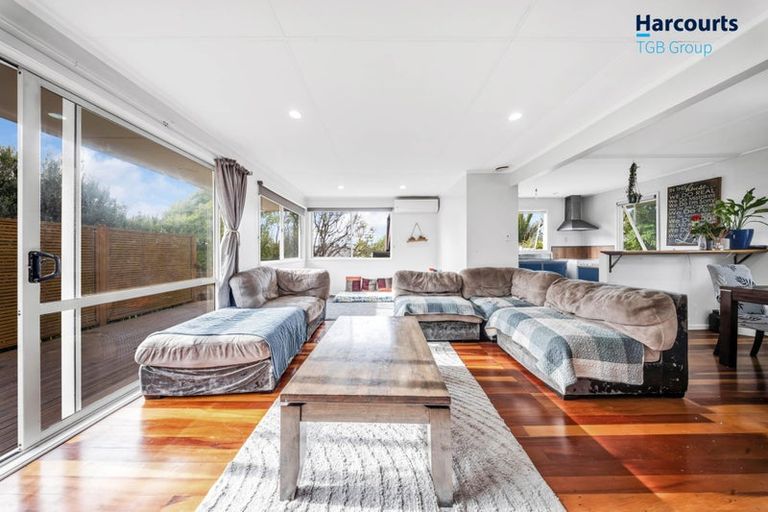 Photo of property in 8 Tawa Place, Waiuku, 2123