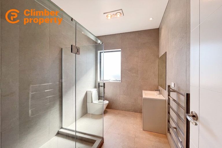 Photo of property in 12 Te Awa Place, Red Beach, 0932