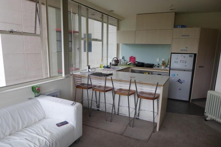 Photo of property in Terrace Tower Apartments, 9f/126 The Terrace, Wellington Central, Wellington, 6011