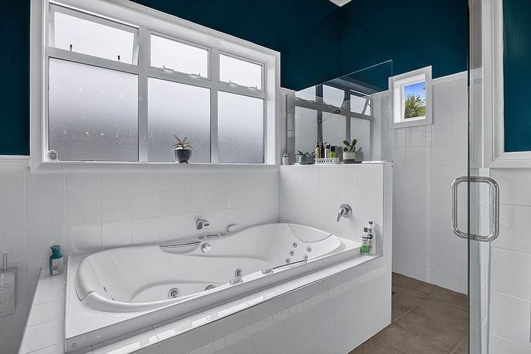 Photo of property in 2 Morrissey Street, Hawera, 4610