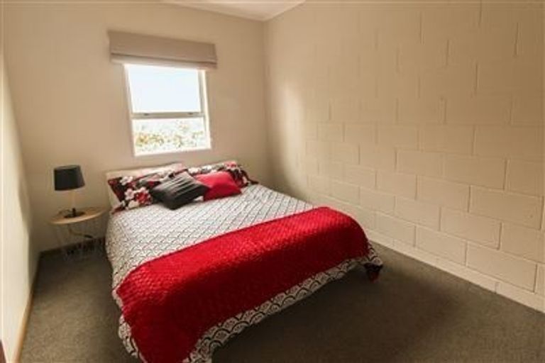 Photo of property in 37u2 Frankmoore Avenue, Johnsonville, Wellington, 6037