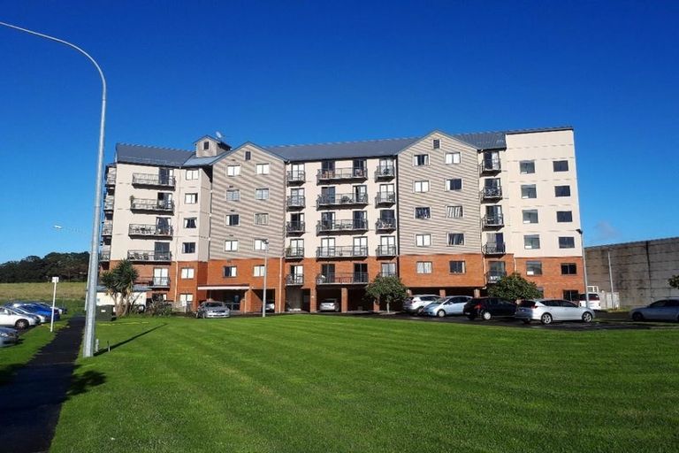 Photo of property in 5d/17 Crown Lynn Place, New Lynn, Auckland, 0600