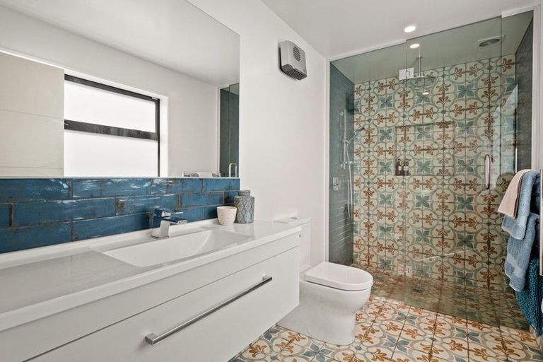 Photo of property in 32 Corriedale Road, Jacks Point, 9371