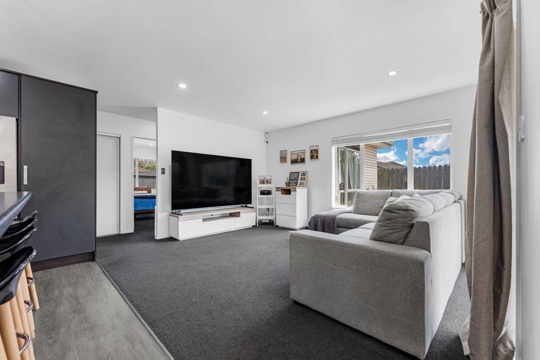 Photo of property in 9 Maadi Place, Papakura, 2110