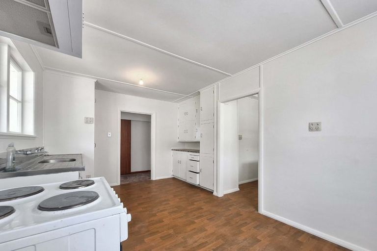 Photo of property in 121 Kowhai Street, Naenae, Lower Hutt, 5011