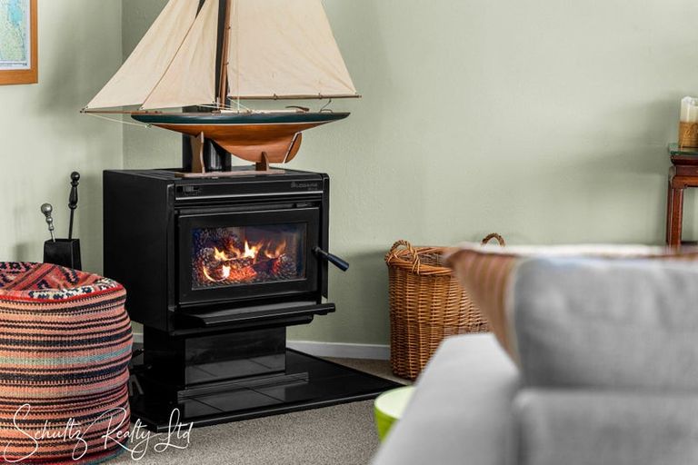 Photo of property in 23 Oxford Street, Whakapirau, 0583