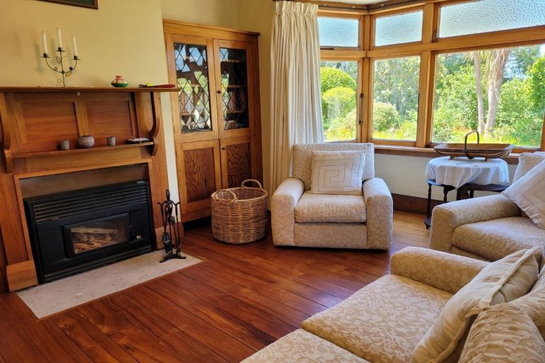 Photo of property in 52 Kitchener Street, Martinborough, 5711