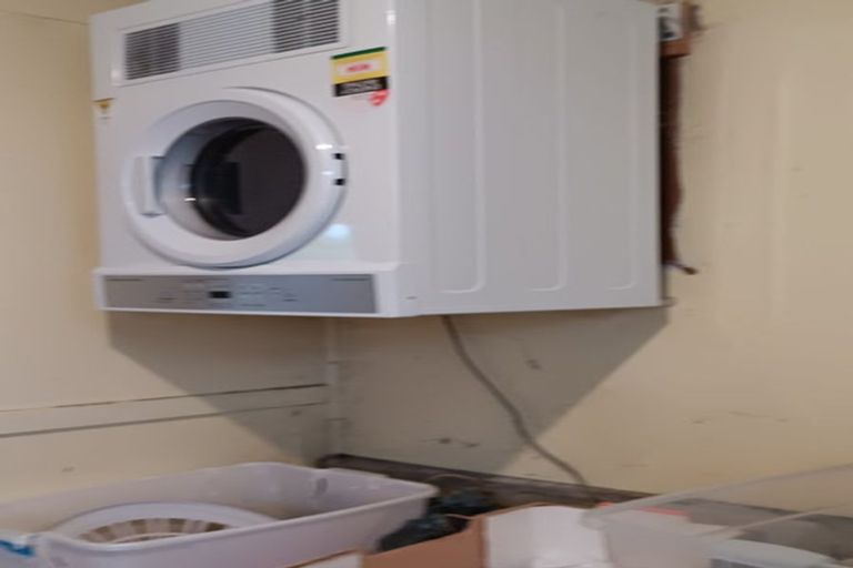 Photo of property in 23 Hawker Street, Mount Victoria, Wellington, 6011