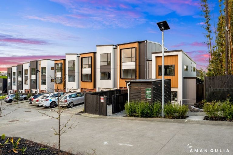 Photo of property in 17 Don Oliver Lane, Glen Eden, 0602