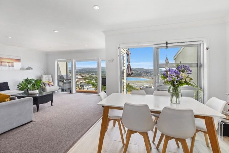 Photo of property in 15 Birkhall Grove, Strathmore Park, Wellington, 6022