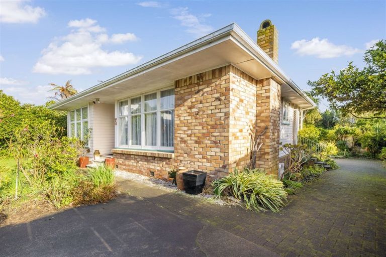 Photo of property in 50 Kervil Avenue, Te Atatu Peninsula, Auckland, 0610