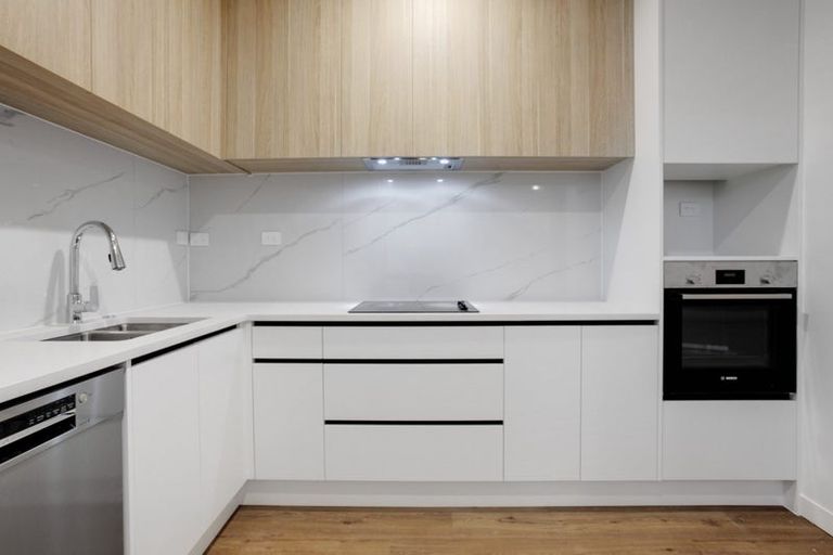 Photo of property in 4/196 Royal Road, Massey, Auckland, 0614