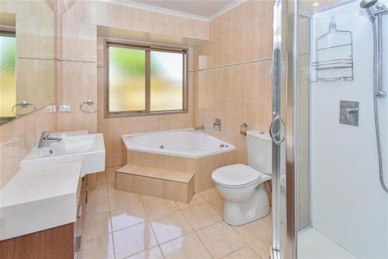 Photo of property in 416 Chapel Road, Flat Bush, Auckland, 2016