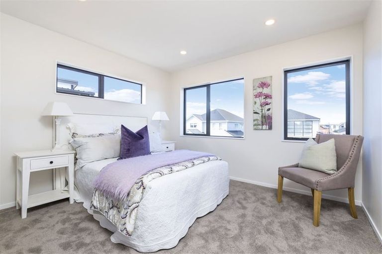 Photo of property in 20 Greenfinch Road, Hobsonville, Auckland, 0616