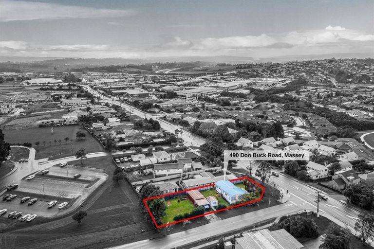 Photo of property in 490 Don Buck Road, Massey, Auckland, 0614