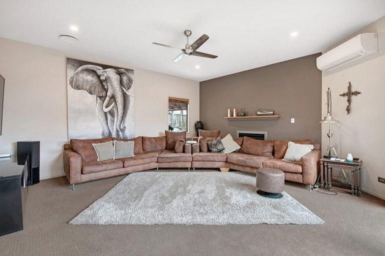 Photo of property in 115 Alec Craig Way, Gulf Harbour, Whangaparaoa, 0930