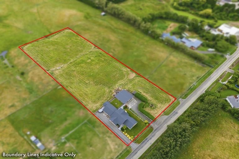 Photo of property in 15 Koputaroa Road, Levin, 5575