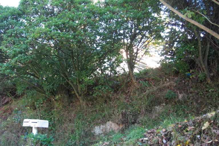 Photo of property in 87 Salford Street, Newlands, Wellington, 6037