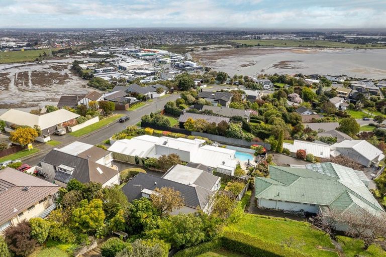 Photo of property in 2/79 Cannon Hill Crescent, Mount Pleasant, Christchurch, 8081