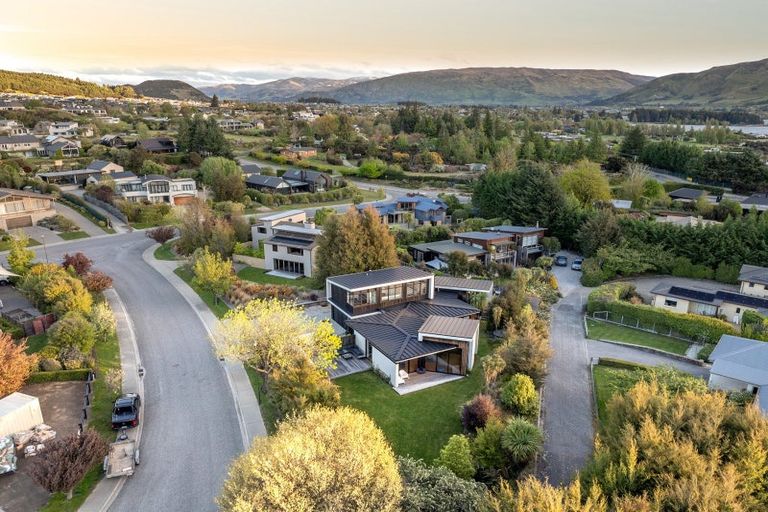 Photo of property in 3 Baker Grove, Wanaka, 9305