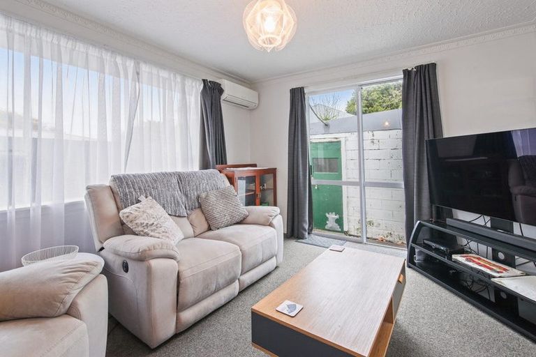Photo of property in 2/61 Rochester Street, Linwood, Christchurch, 8062