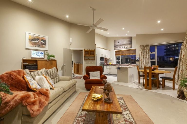 Photo of property in 3 Golf Road, Paraparaumu Beach, Paraparaumu, 5032