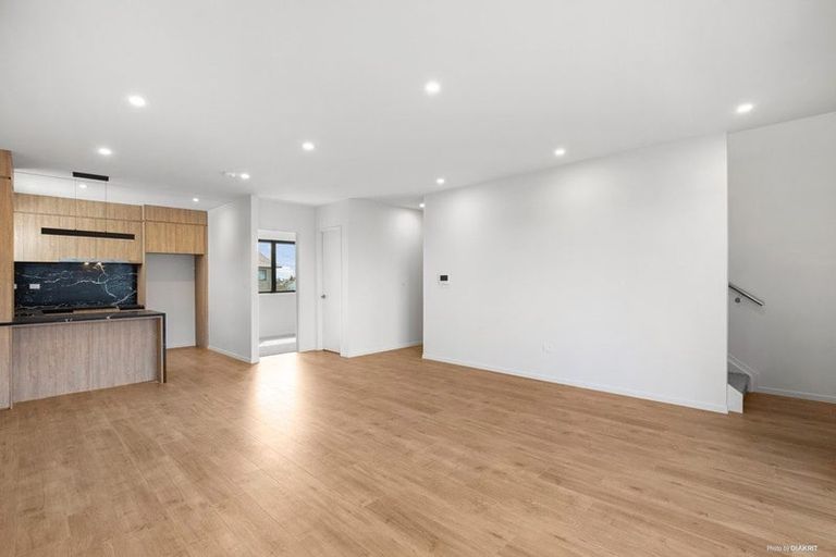 Photo of property in 2/258 Lake Road, Hauraki, Auckland, 0622
