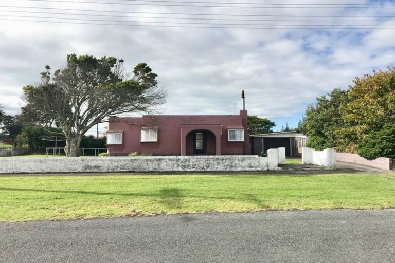 Photo of property in 72 Leslie Street, Waitara, 4320