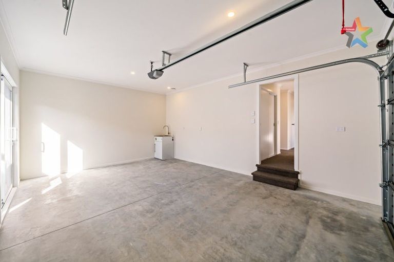 Photo of property in 298a Stokes Valley Road, Stokes Valley, Lower Hutt, 5019